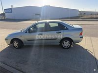 Usado Ford Focus Trend 100 CV (73 kW) 2003 Verde Berlina