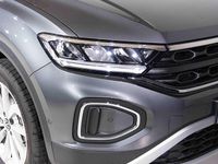 Usado VW T-Roc Life 150 CV (110 kW) 2023 Gris SUV