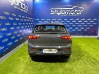 Usado VW Golf VIII 115 CV (84 kW) 2022 Gris / plata Berlina