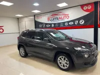Usado Jeep Cherokee Longitude 140 CV (102 kW) 2015 Gris / plata SUV