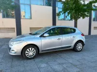 Usado Renault Mégane Expression 105 CV (77 kW) 2009 Gris / plata Berlina