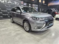 Usado Mitsubishi Outlander P-HEV Motion 224 CV (164 kW) 2018 Gris / plata SUV