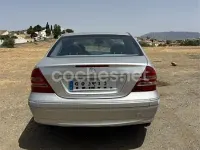 Usado Mercedes C240 Avantgarde 170 CV (125 kW) 2002 Gris / plata Berlina