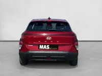 Usado Hyundai Kona 100 CV (73 kW) 2025 Rojo SUV