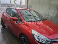 Usado Renault Clio Zen 120 CV (88 kW) 2017 Rojo Familiar