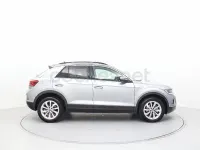 Usado VW T-Roc 150 CV (110 kW) 2025 Gris / plata SUV
