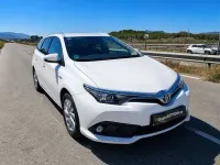 Usado Toyota Auris Hybrid Business Edition 136 CV (100 kW) 2016 Blanco Familiar