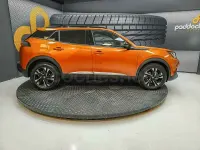 Usado Peugeot 2008 Allure 130 CV (95 kW) 2023 Naranja SUV