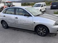 Usado Seat Ibiza 100 CV (73 kW) 2003 Gris / plata Utilitario