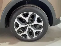 Usado Renault Captur Zen 90 CV (66 kW) 2017 Marrón SUV