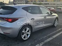 Usado Seat Leon Style 110 CV (80 kW) 2021 Gris / plata Berlina