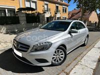 Usado Mercedes A180 Urban 109 CV (80 kW) 2013 Gris / plata Berlina