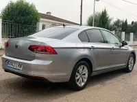 Usado VW Passat 122 CV (89 kW) 2021 Gris / plata Berlina