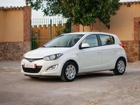 Käytetty Hyundai i20 75 HP (55 kW) 2014 Valkoinen Viistoperä
