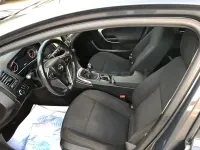 Usado Opel Insignia Selective 140 CV (102 kW) 2014 Gris / plata Familiar