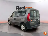 Usado Fiat Doblò Easy 105 CV (77 kW) 2016 Marrón Monovolumen