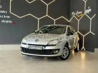Usado Renault Mégane III Dynamique 110 CV (80 kW) 2012 Gris / plata Berlina