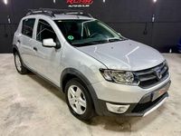 Usado Dacia Sandero Stepway 90 CV (66 kW) 2015 Gris / plata Berlina