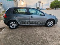 Usado VW Golf IV Trendline 105 CV (77 kW) 2005 Gris / plata Berlina