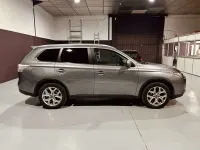 Usado Mitsubishi Outlander P-HEV 203 CV (149 kW) 2015 Gris SUV
