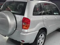 Usado Toyota RAV4 Luna 125 CV (91 kW) 2004 Gris / plata SUV