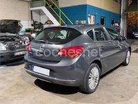 Usado Opel Astra Selective 115 CV (84 kW) 2013 Gris / plata Familiar