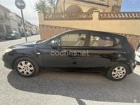 Usado Hyundai i30 Comfort 90 CV (66 kW) 2008 Negro Berlina