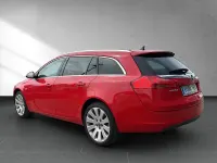 Usado Opel Insignia Sport 160 CV (117 kW) 2011 Rojo Familiar