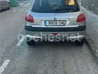 Usado Peugeot 206 75 CV (55 kW) 2003 Gris / plata Berlina