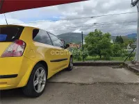 Usado Fiat Stilo Racing 103 CV (75 kW) 2005 Amarillo Berlina