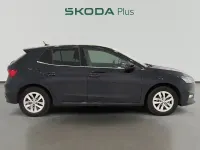 Usado Skoda Fabia Selection 95 CV (69 kW) 2024 Negro Berlina