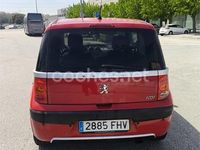 Usado Peugeot 1007 70 CV (51 kW) 2006 Rojo Monovolumen
