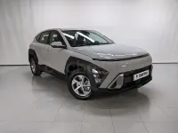 Usado Hyundai Kona 129 CV (94 kW) 2025 Gris / plata SUV