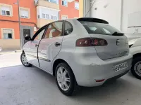 Usado Seat Ibiza 86 CV (63 kW) 2008 Gris Utilitario