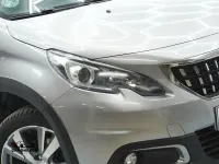 Usado Peugeot 2008 Allure 110 CV (80 kW) 2016 Gris / plata SUV