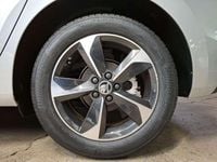 Usado Skoda Fabia Selection 95 CV (69 kW) 2025 Plateado Utilitario