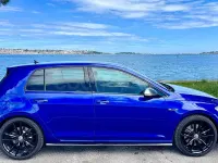 Usado VW Golf VII R 310 CV (228 kW) 2018 Azul Berlina