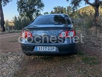 Usado VW Passat Edition 110 CV (80 kW) 2009 Gris / plata Berlina