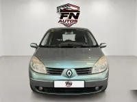 Usado Renault Scénic Privilege 120 CV (88 kW) 2004 Verde Monovolumen