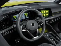 Usado VW Golf VIII Life 110 CV (80 kW) 2021 Plateado Familiar