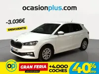 Usado Skoda Fabia Selection 95 CV (69 kW) 2024 Blanco Utilitario