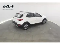 Usado Kia Stonic 101 HP (74 kW) 2025 Branco SUV
