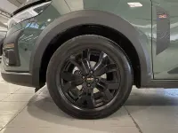 Usado Dacia Sandero Extreme 100 CV (73 kW) 2024 Verde Berlina