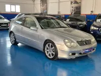 Usado Mercedes C180 143 CV (105 kW) 2004 Gris / plata Berlina