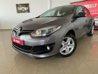 Usado Renault Mégane Life 95 CV (69 kW) 2014 Gris / plata Berlina
