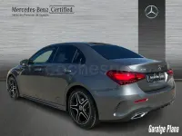 Usado Mercedes A180 136 CV (100 kW) 2025 Gris / plata Berlina