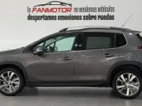 Usado Peugeot 2008 Crossway 120 CV (88 kW) 2017 Gris / plata SUV