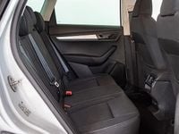 Usado Skoda Karoq Selection 150 CV (110 kW) 2025 Blanco SUV