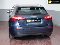 Usado Mercedes A180 116 CV (85 kW) 2020 Azul Utilitario