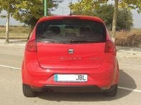 Usado Seat Altea Ecomotive 105 CV (77 kW) 2014 Rojo Monovolumen